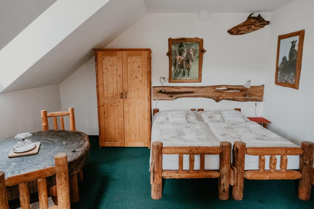 Osada Havranu Hotel Hnanice  Eksteriør billede