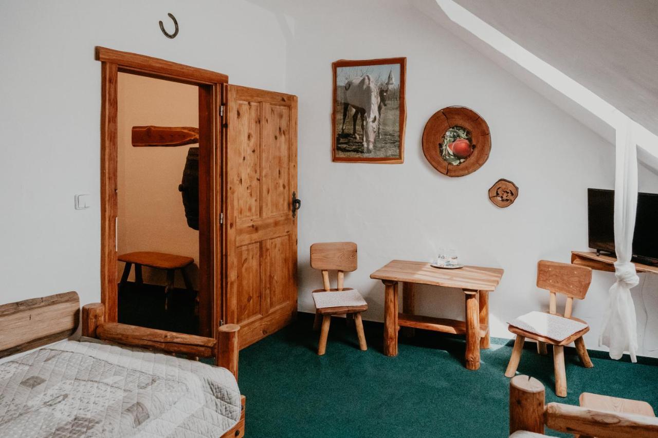 Osada Havranu Hotel Hnanice  Eksteriør billede