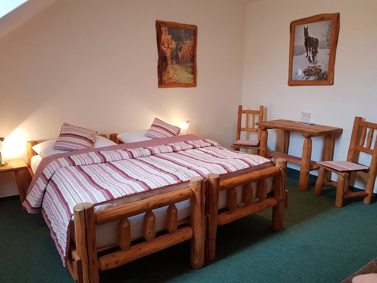 Osada Havranu Hotel Hnanice  Eksteriør billede