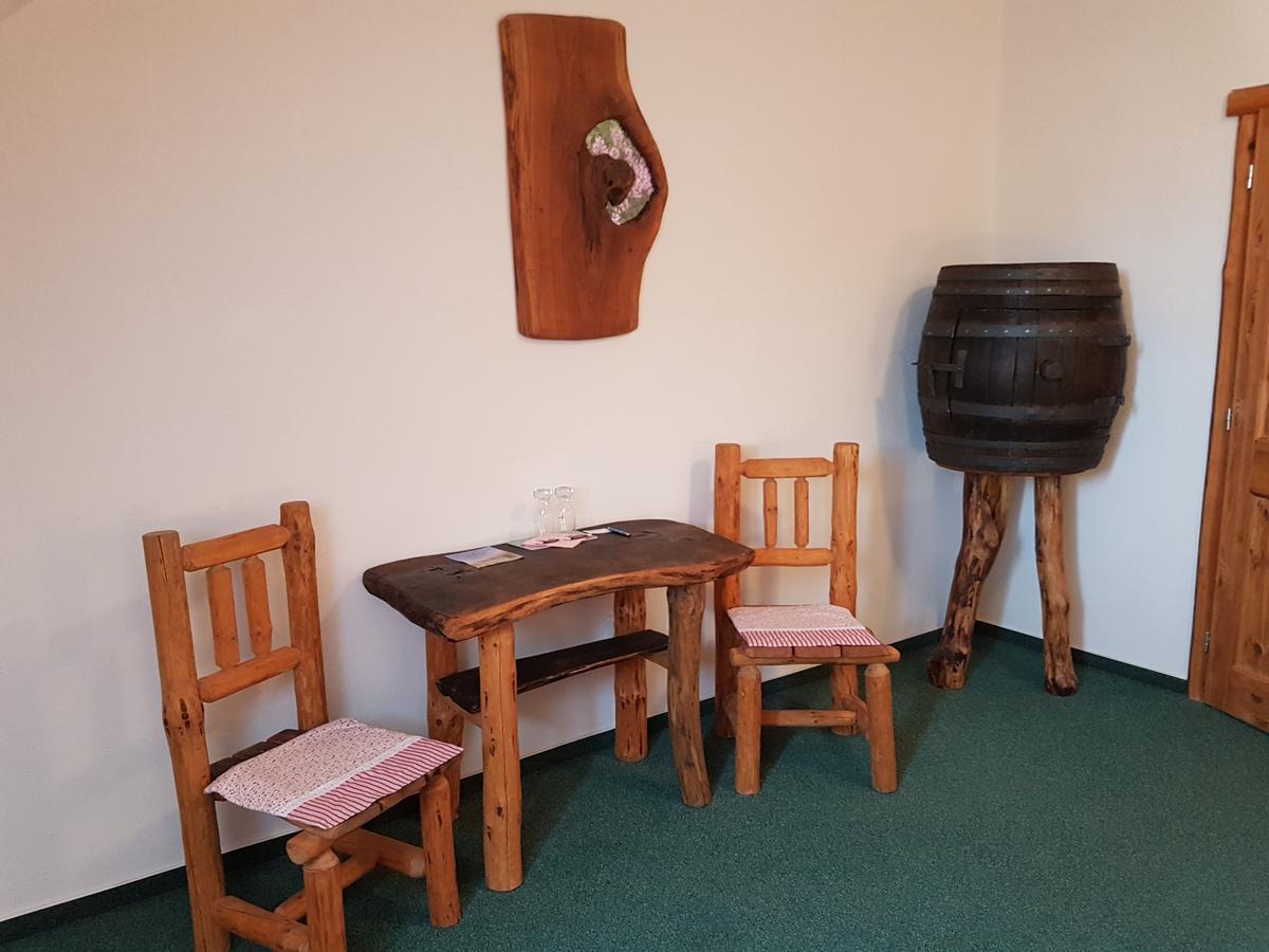 Osada Havranu Hotel Hnanice  Eksteriør billede