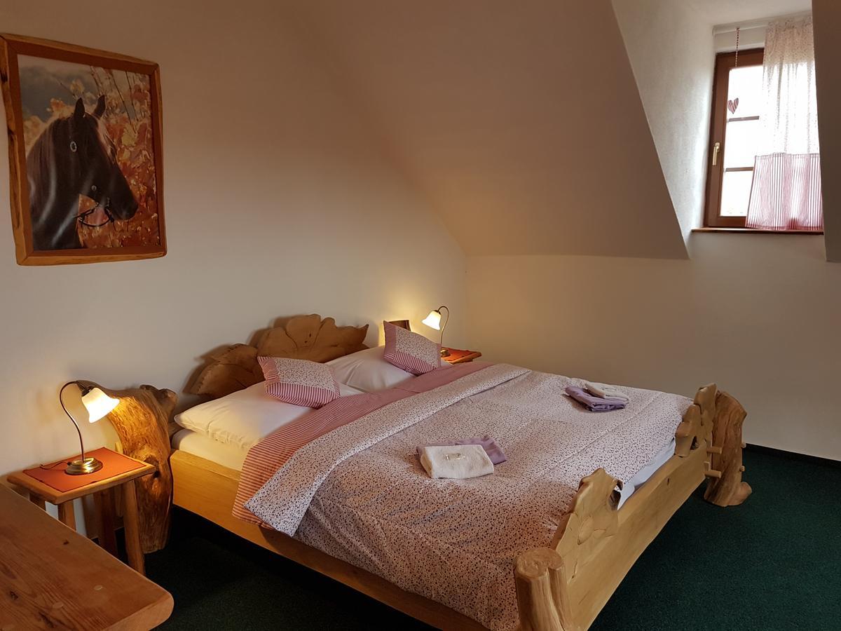 Osada Havranu Hotel Hnanice  Eksteriør billede