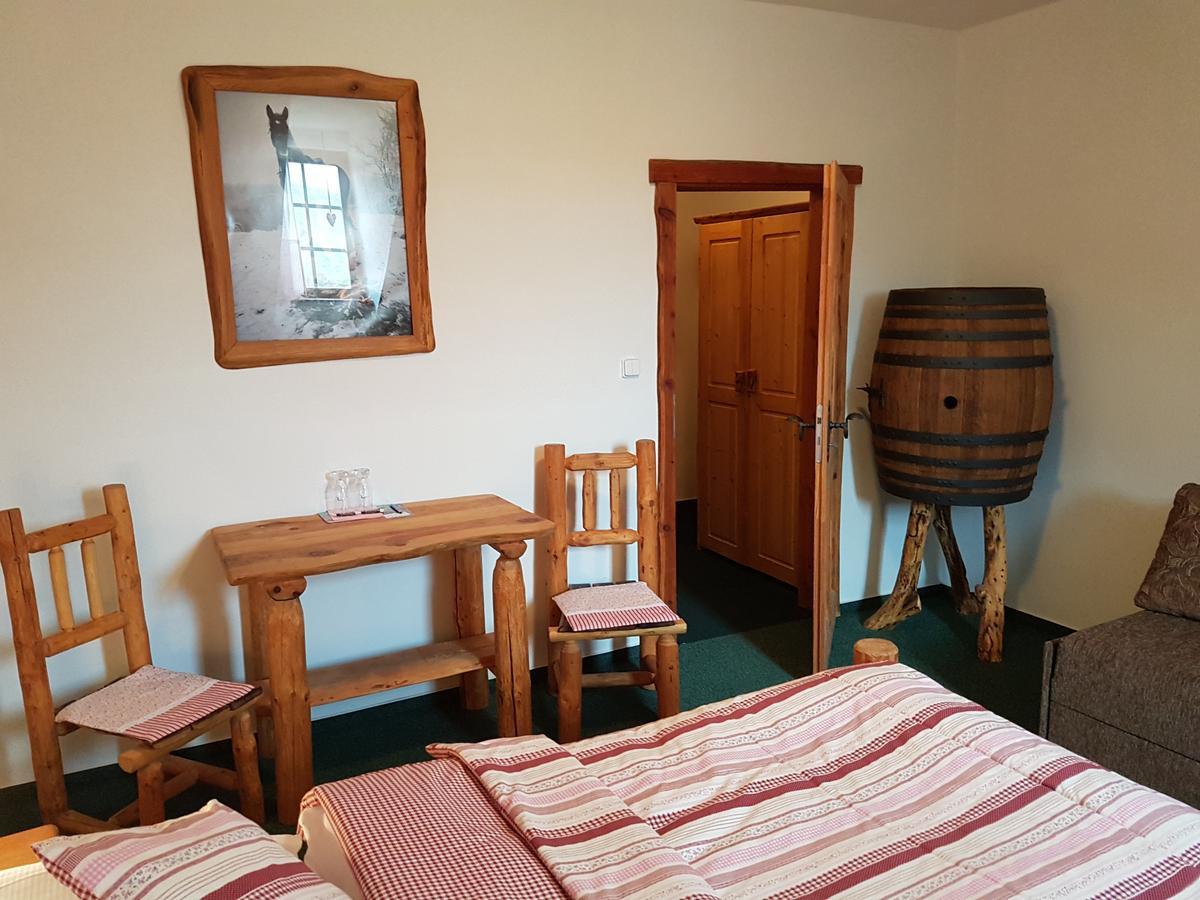Osada Havranu Hotel Hnanice  Eksteriør billede