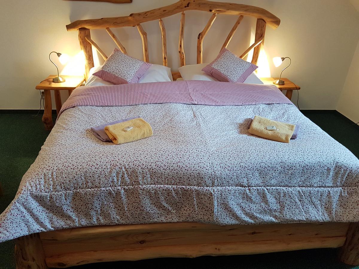 Osada Havranu Hotel Hnanice  Eksteriør billede